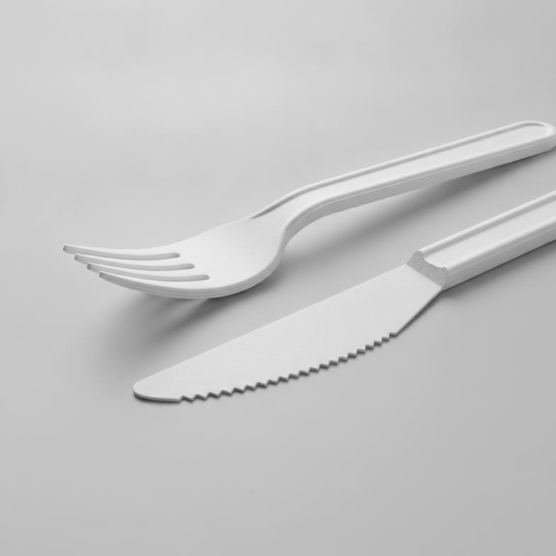 High-quality, sturdy paper cutlery, a viable alternative to plastic cutlery