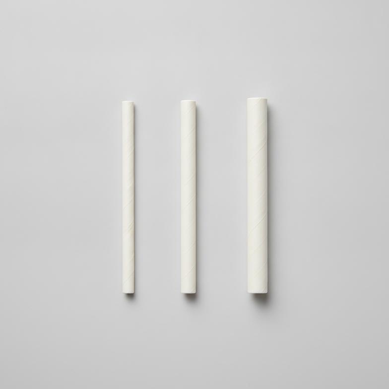 Comparison of different paper straw diameters, from thin 6mm to wide 12mm for bubble tea, highlighting the impact on paper straw strength